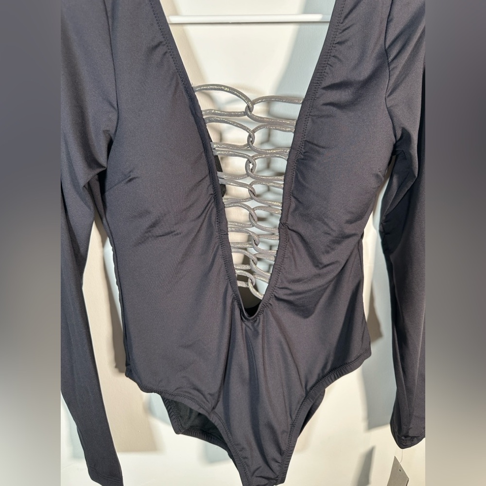 Kenneth Cole One-Piece Swimsuit Plunging Lace-Up Front Long-Sleeve Size L Black - Picture 6 of 14